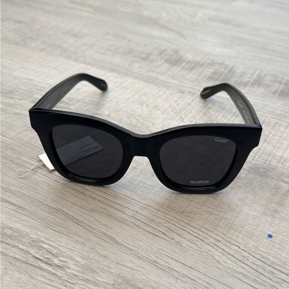 ****New with defect- please read ****
Quay After Hours 51mm Sunglasses